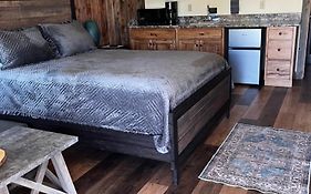 Rhodopa Lodge At Yellowstone